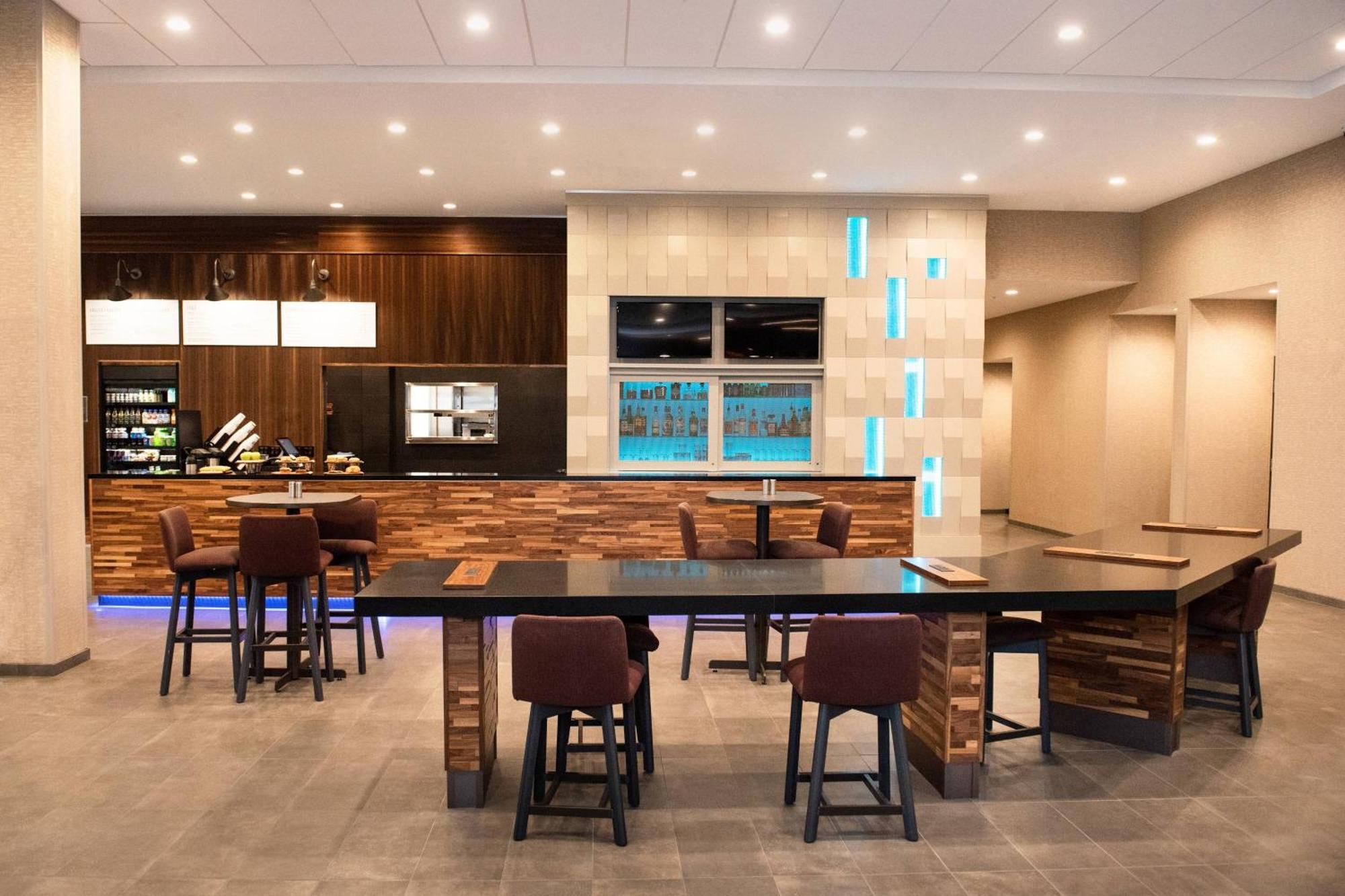 Courtyard By Marriott Mesa At Wrigleyville West Экстерьер фото